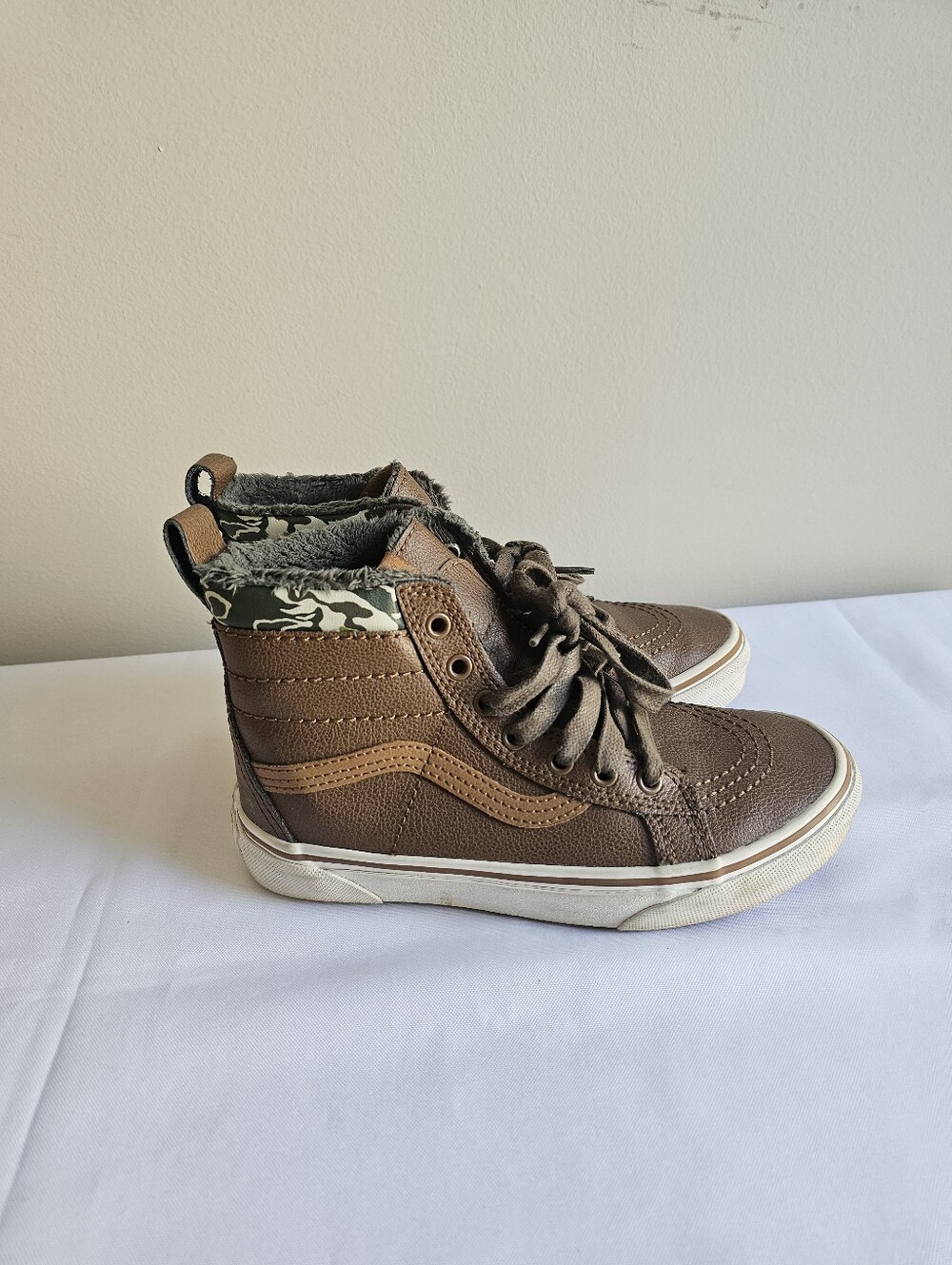 Vans Brown High-Top Kids Sneakers with Camo Collar